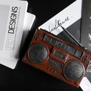 Статуэтка Кассетная магнитола Sharp. Размеры 17,8 х 6 х 11 см.