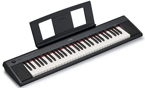 Yamaha NP-12B Синтезатор с автоаккомпанементом.