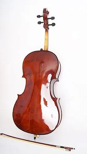 Caraya MC760R-4/4 Виолончель, с чехлом и смычком.