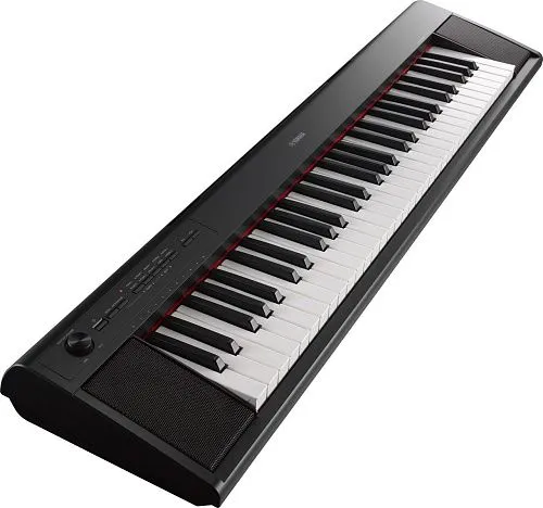 Yamaha NP-12B Синтезатор с автоаккомпанементом.