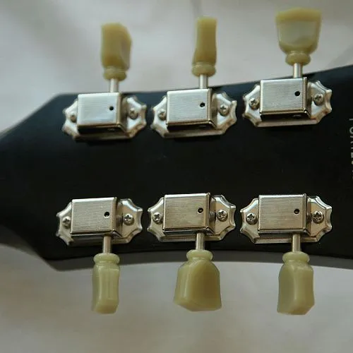 Burny RSA65 BLK Полуакустическая электрогитара.